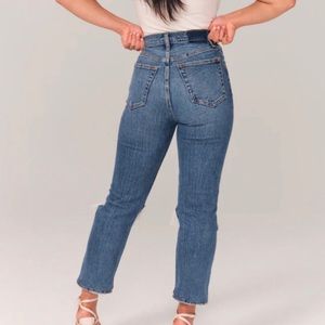 Abercrombie Ultra High Rise Ankle Straight Jean distressed mid blue wash 28 6R